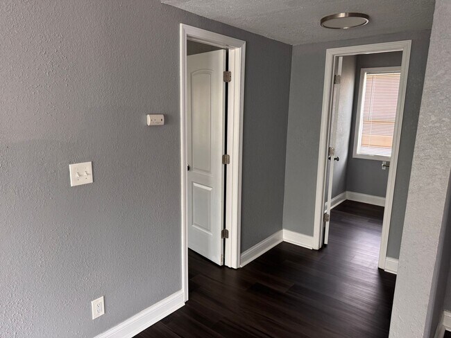 Building Photo - 3636 The Paseo