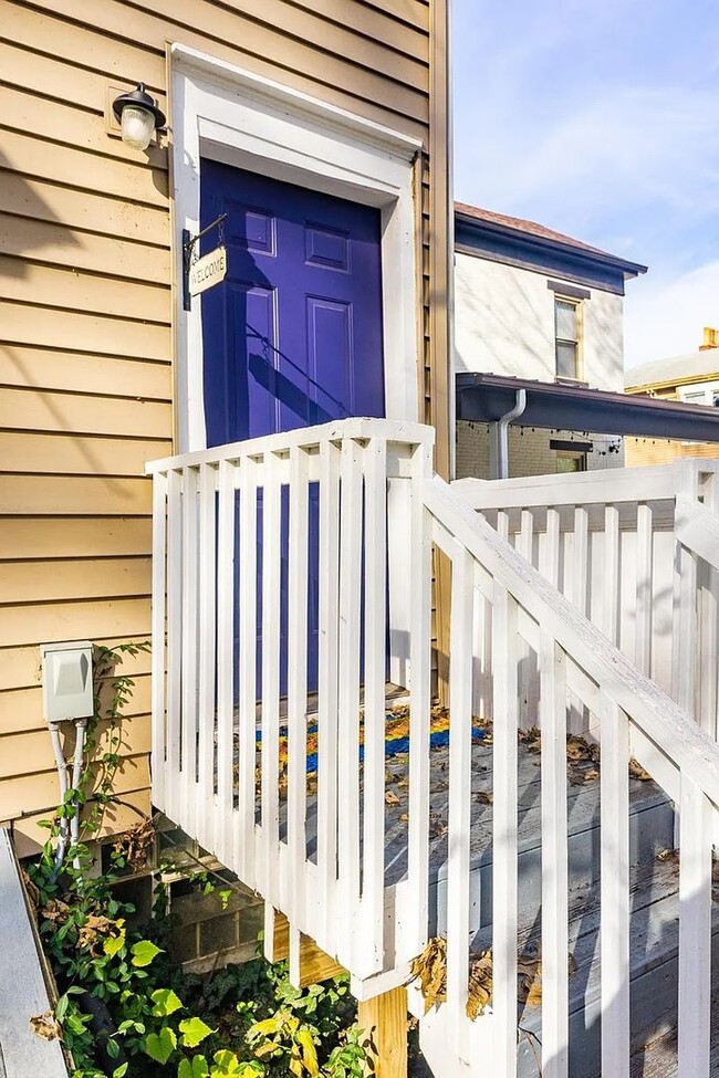 Building Photo - Stylish 3-Bedroom Apartment in Walnut Hill...