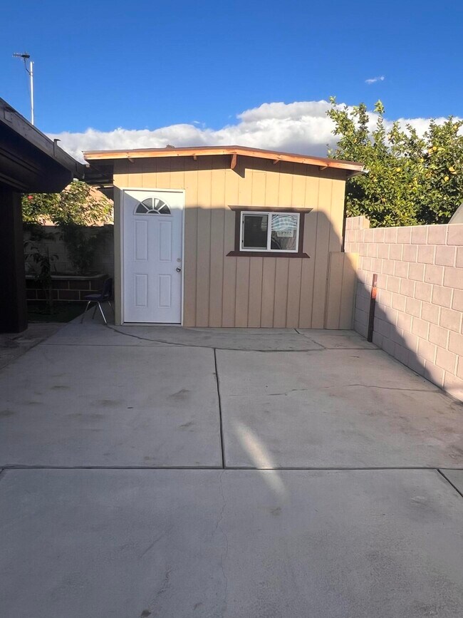 Building Photo - 83144 Albion Dr