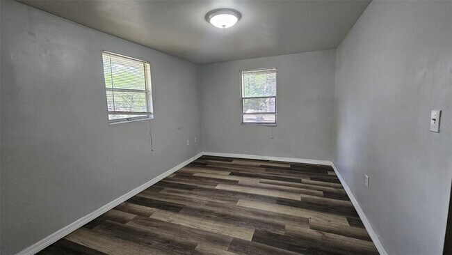 Building Photo - 36850 Haynes Rd