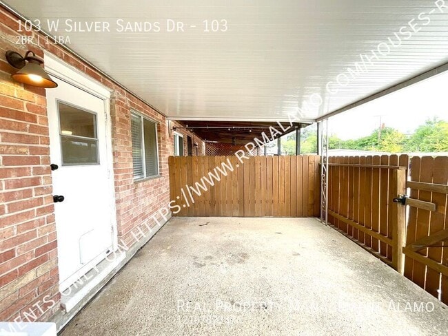 Building Photo - 103 W Silver Sands Dr