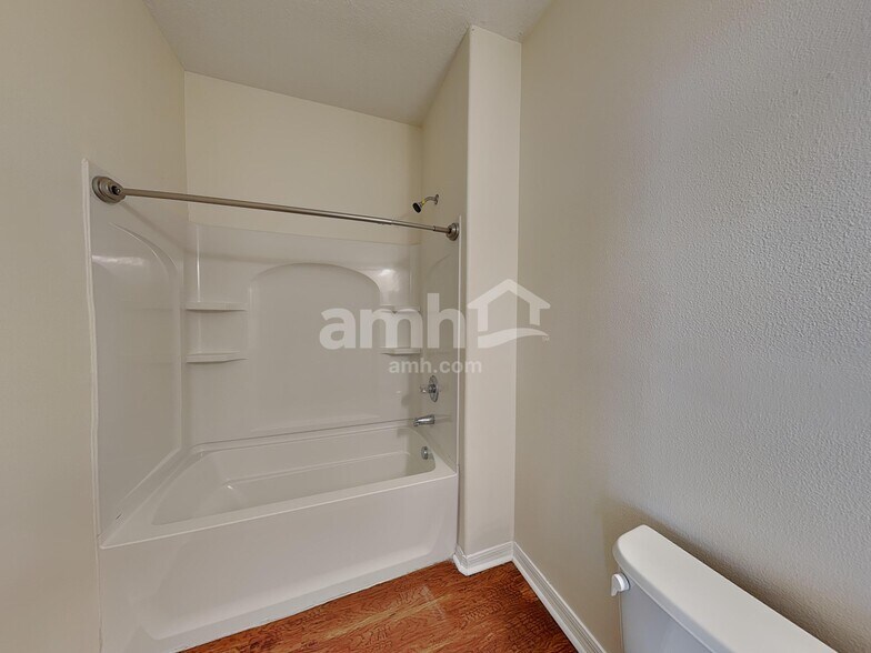 Building Photo - 19554 Timberbluff Dr