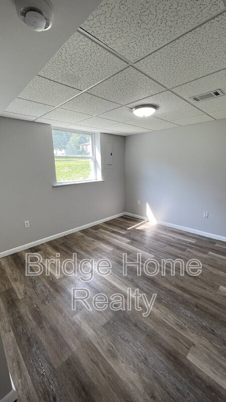 Building Photo - 412 Mary St