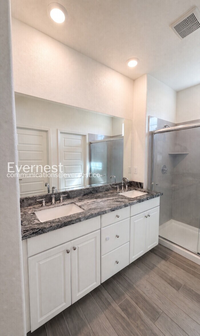 Building Photo - 7912 Titan Dr