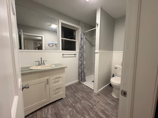 Building Photo - 722 Butterworth St SW