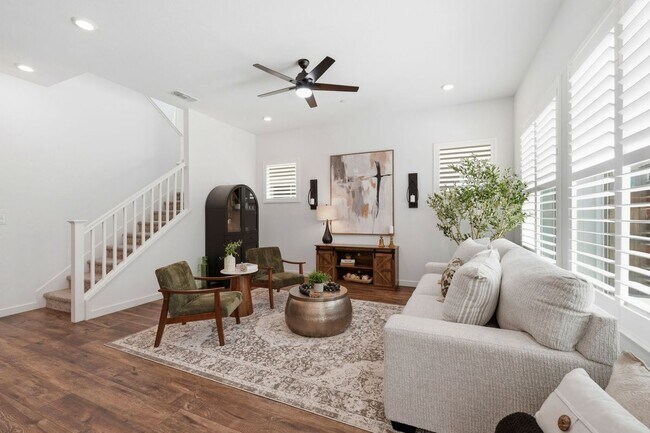 Building Photo - 1550 Plumas Dr