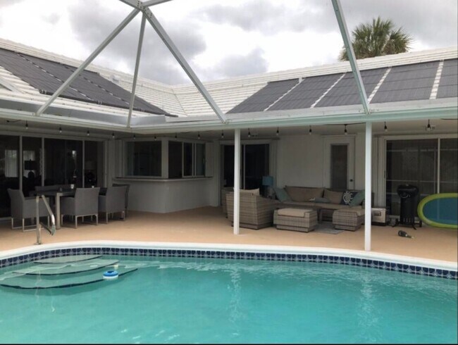 Building Photo - 772 Apple Tree Ln