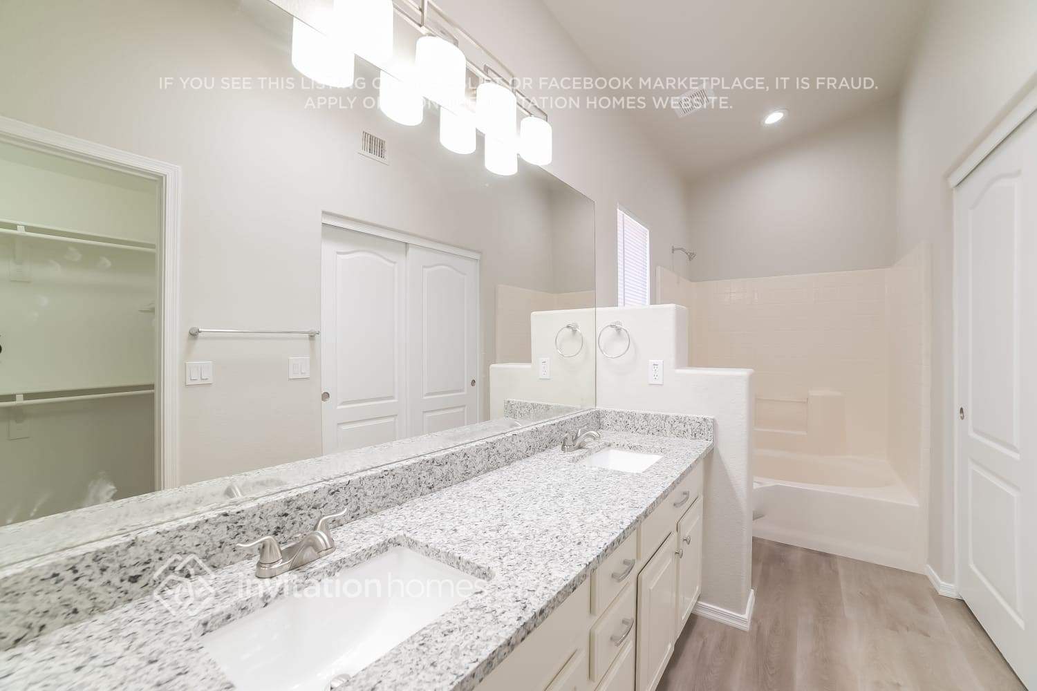 Building Photo - 791 E Glenmere Dr