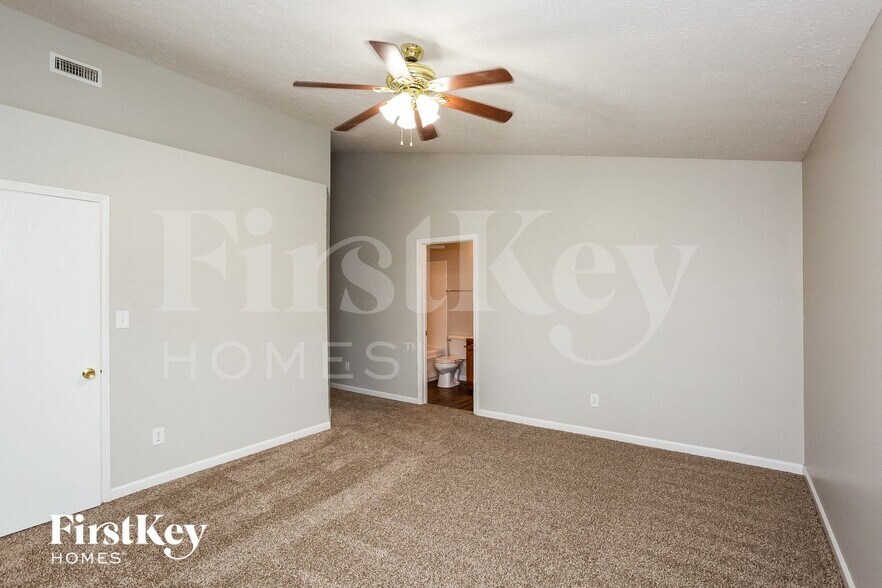 Building Photo - 14904 Dry Creek Rd