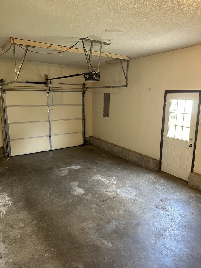 Building Photo - 709 R S Bradley Blvd