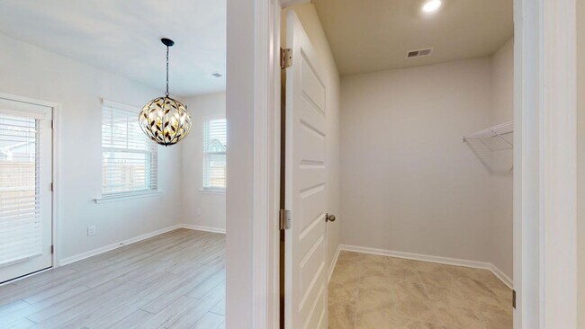 Building Photo - Ideal Home for Rent in Summers Corner Comm...