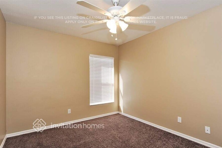 Building Photo - 407 Sand Ridge Dr