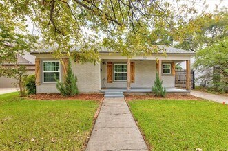 Building Photo - 2521 Benbrook Blvd
