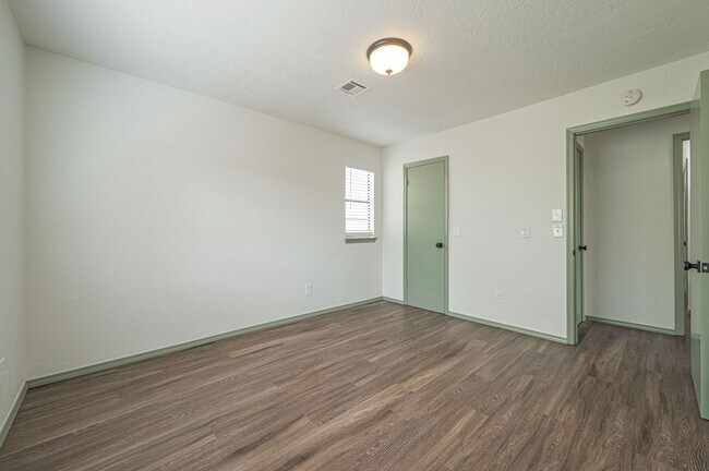 Building Photo - 1626 NW 45th St