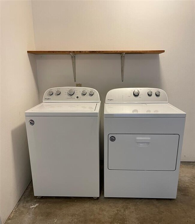 Building Photo - 11614 Pompano Ln