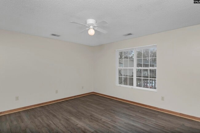 Building Photo - 122 Hazelwood Ct