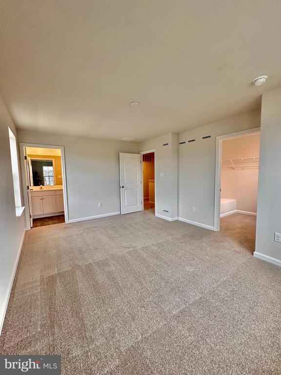 Building Photo - 98 Arlotta St