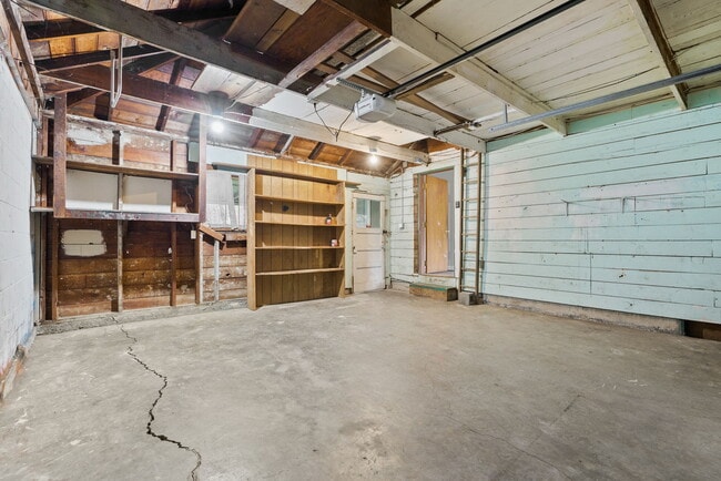Building Photo - 9621 N Pier Park Pl