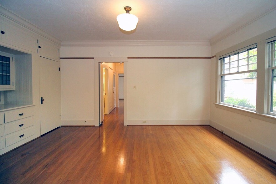 Building Photo - 1624-1636 NE Tillamook St