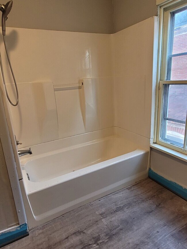 Building Photo - 55 N Church St