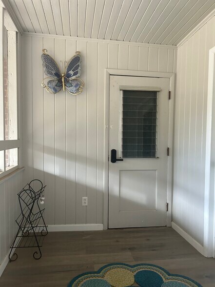 Back Porch - 2511 Mashburn Rd