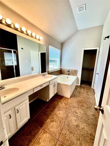 Building Photo - 3313 Ocean Dr