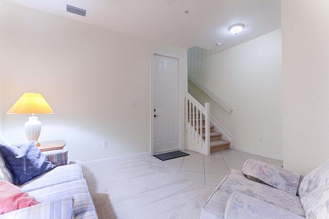 Building Photo - 660 Amador Ln