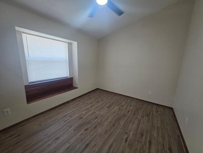 Building Photo - 128 Eliam Rd