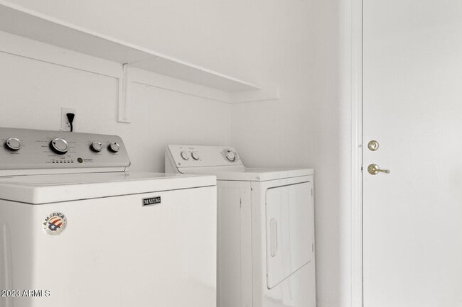 Building Photo - 9303 E Whitewing Dr