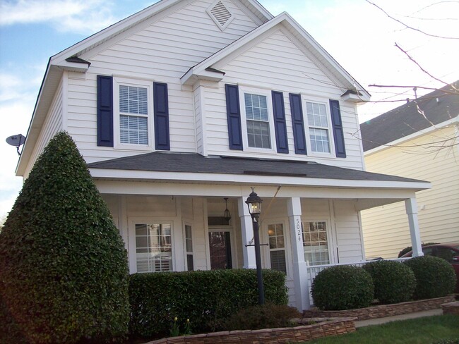 Building Photo - 5024 Village Lawn Dr