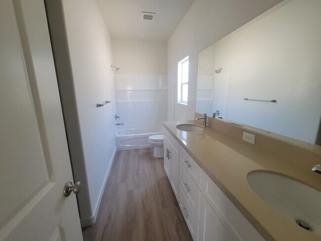Building Photo - 8418 Grandy St