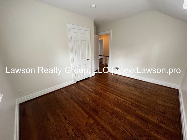 Building Photo - Charming Brick Colonial in South Roanoke