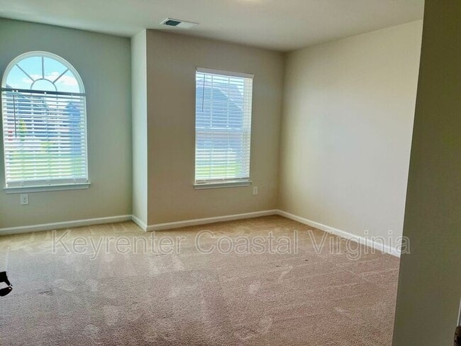 Building Photo - 176 Boxwood Ln