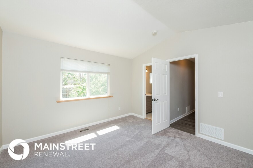 Building Photo - 17052 E Arkansas Dr