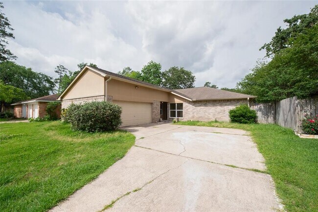 Primary Photo - 16774 Glen Eagle Dr N