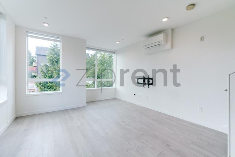 Building Photo - Unit