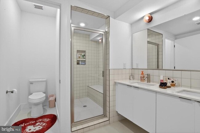 Building Photo - 2007 Cambridge St