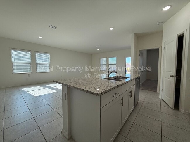 Building Photo - 4710 N 194th Dr