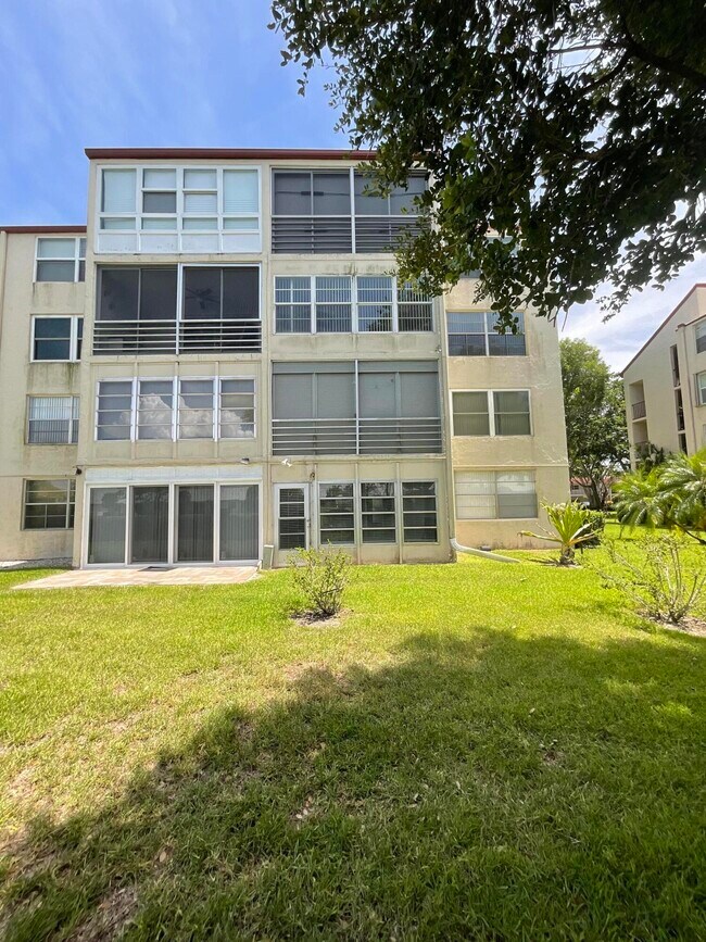Building Photo - 25 Abbey Ln