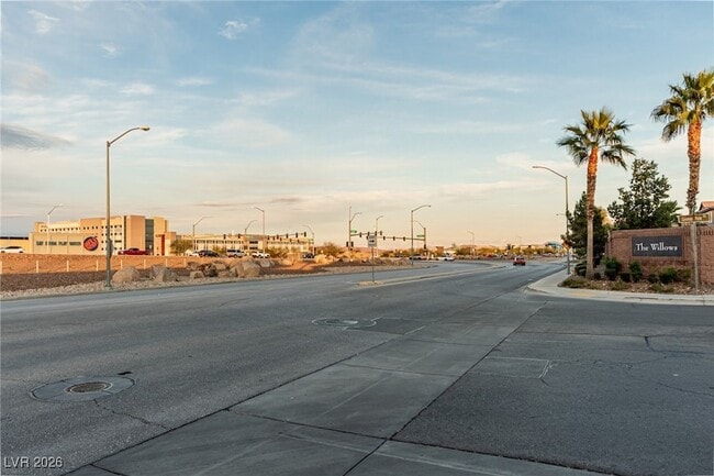 Building Photo - 788 Forest Peak St