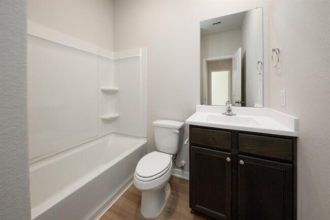 Building Photo - 15431 Maple Ter Dr