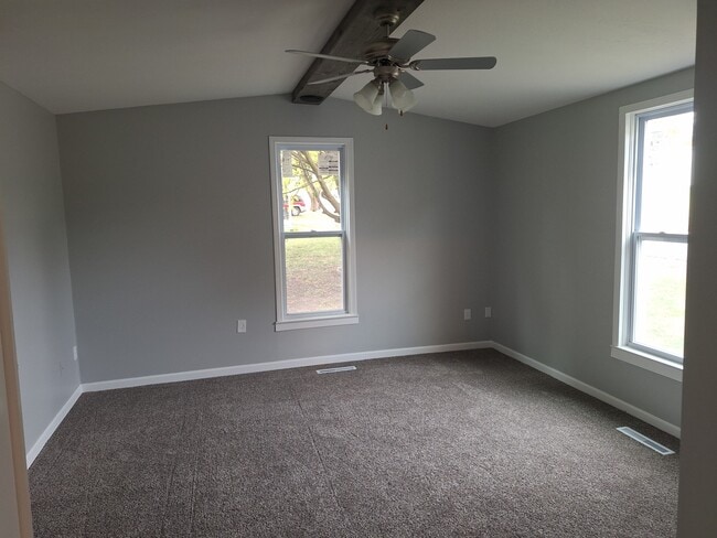 Building Photo - 202 W Chestnut St