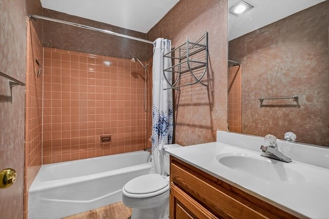 Building Photo - 1709 Castleford Rd