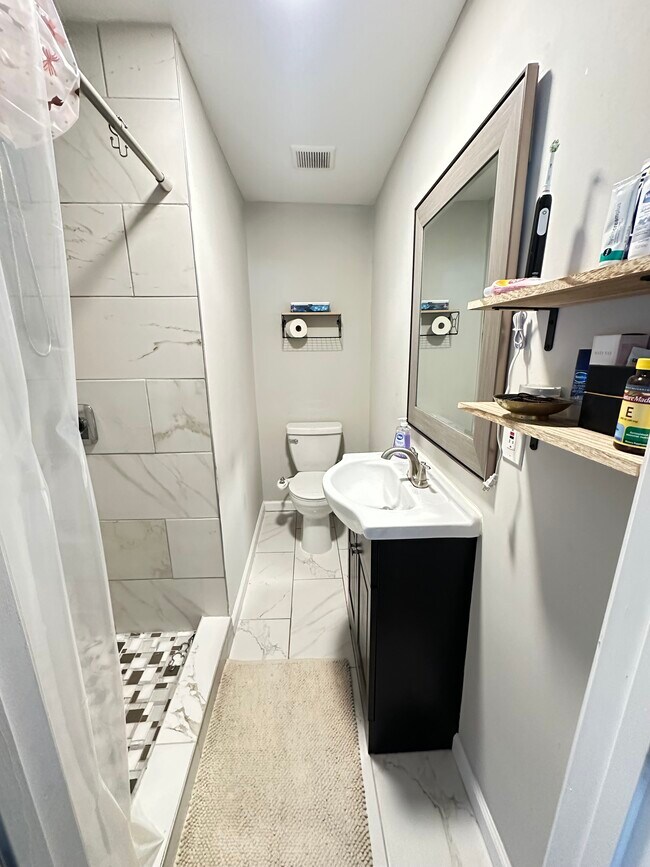 Bathroom A (located in room A) - 1865 Winthrop Dr SE