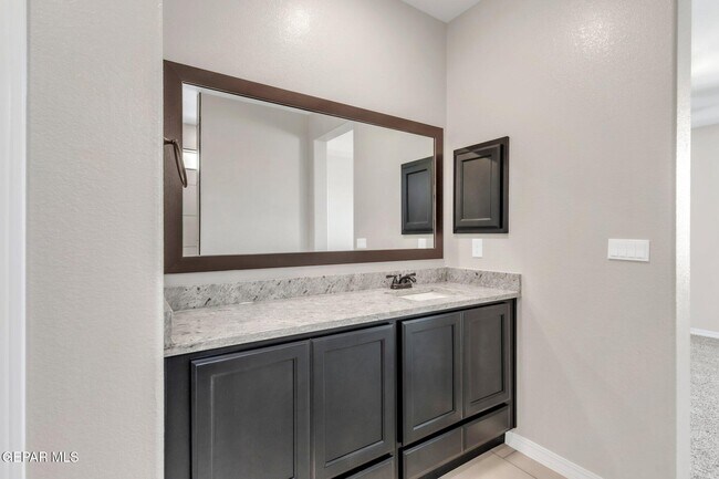 Building Photo - 1644 Folkstone St