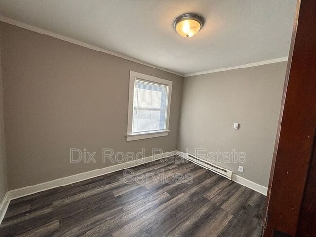 Building Photo - 55 Forest Glen Ave