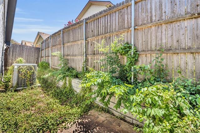 Building Photo - 2422 Libra Dr