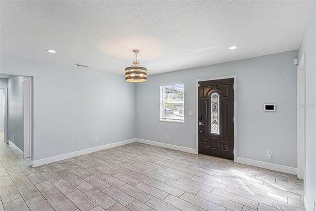 Building Photo - 3602 E 33rd Ave