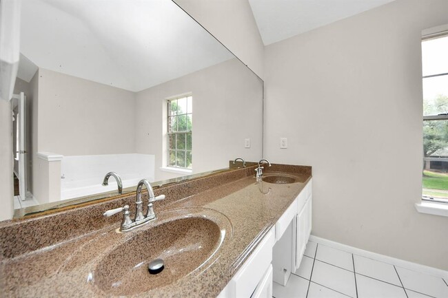 Building Photo - 16731 Sussex Dr