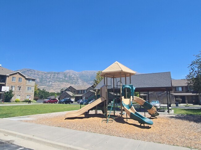 Building Photo - Gateway Village #61